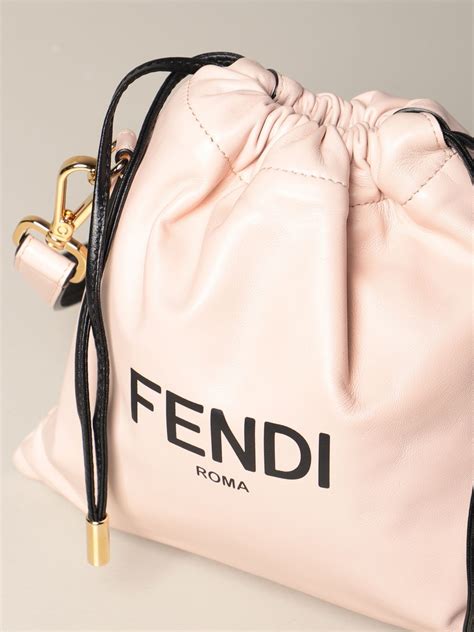 FENDI: Borsa a sacchetto in nappa con logo 